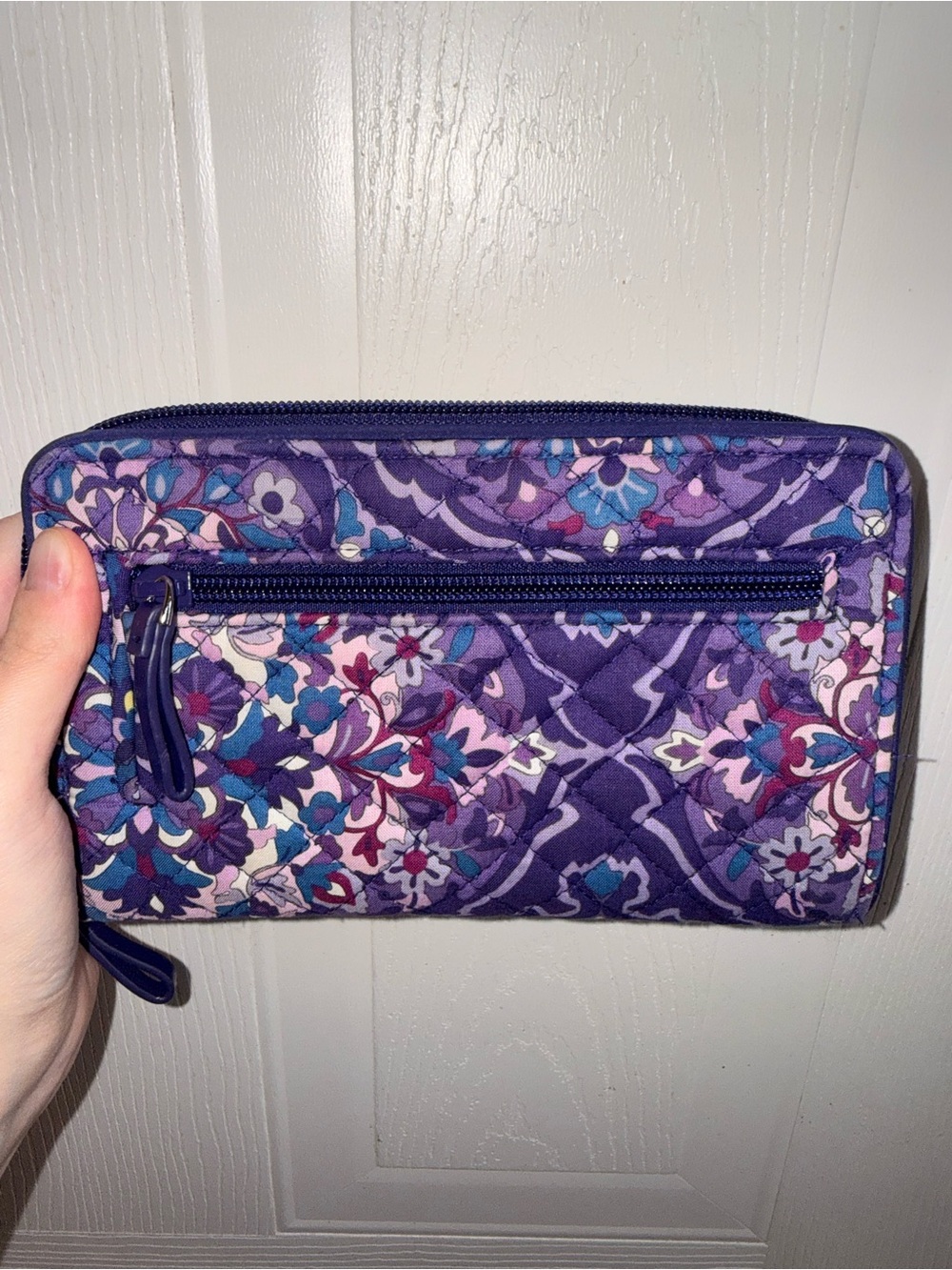 Vera Bradley RFID Turnlock Wallet in the retired Lilac Tapestry - Picture 5 of 6